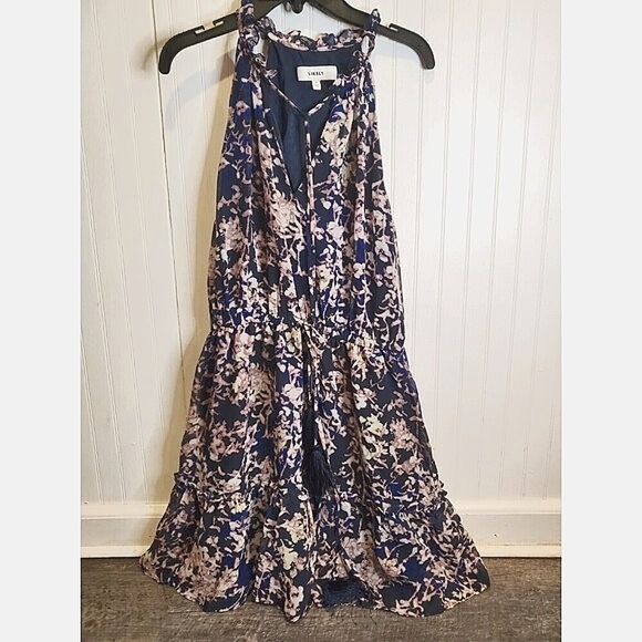 Likely Dresses & Skirts - Likely tassle dress floral print Sleeveless‎ size 6